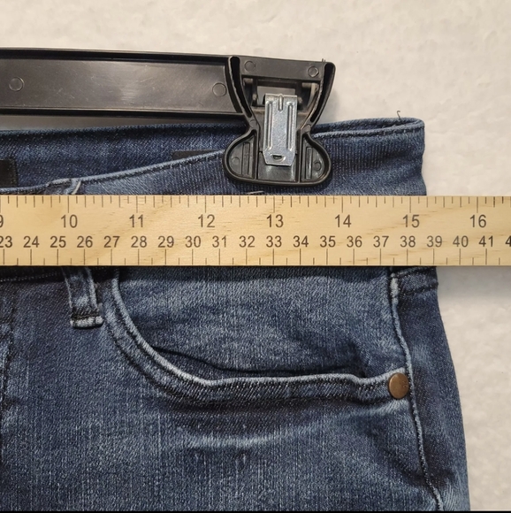 Judy Blue Women's Relaxed Fit Jeans Cropped Dark Wash Stretch Denim - Picture 13 of 14